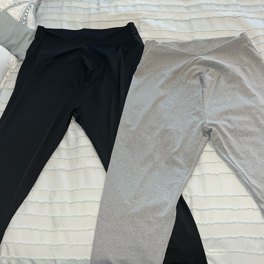 COPY - BUNDLE OF 2 LARGE SHEIN LEGGINGS. (highwasted) selling for $5!